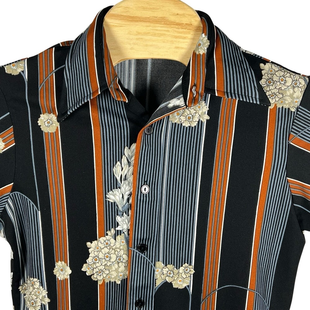 Van Heusen Vanknit Slender Men Medium Polyester Button Up Short Sleeve Shirt